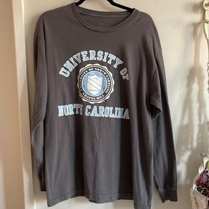 Vintage UNC North Carolina Tar Heels Gray Large EUC Long-sleeved Shirt